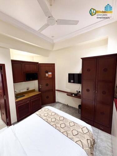 Corporate - Near Airport *